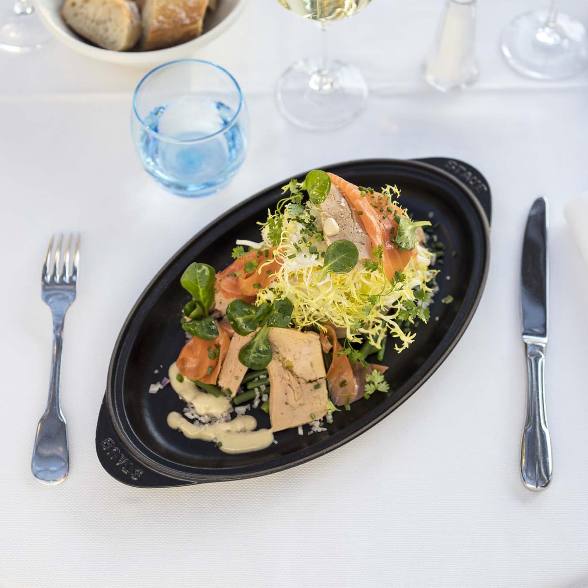 Amazon.co.jp : staub ストウブ 「 シャローオーバルホットプレート